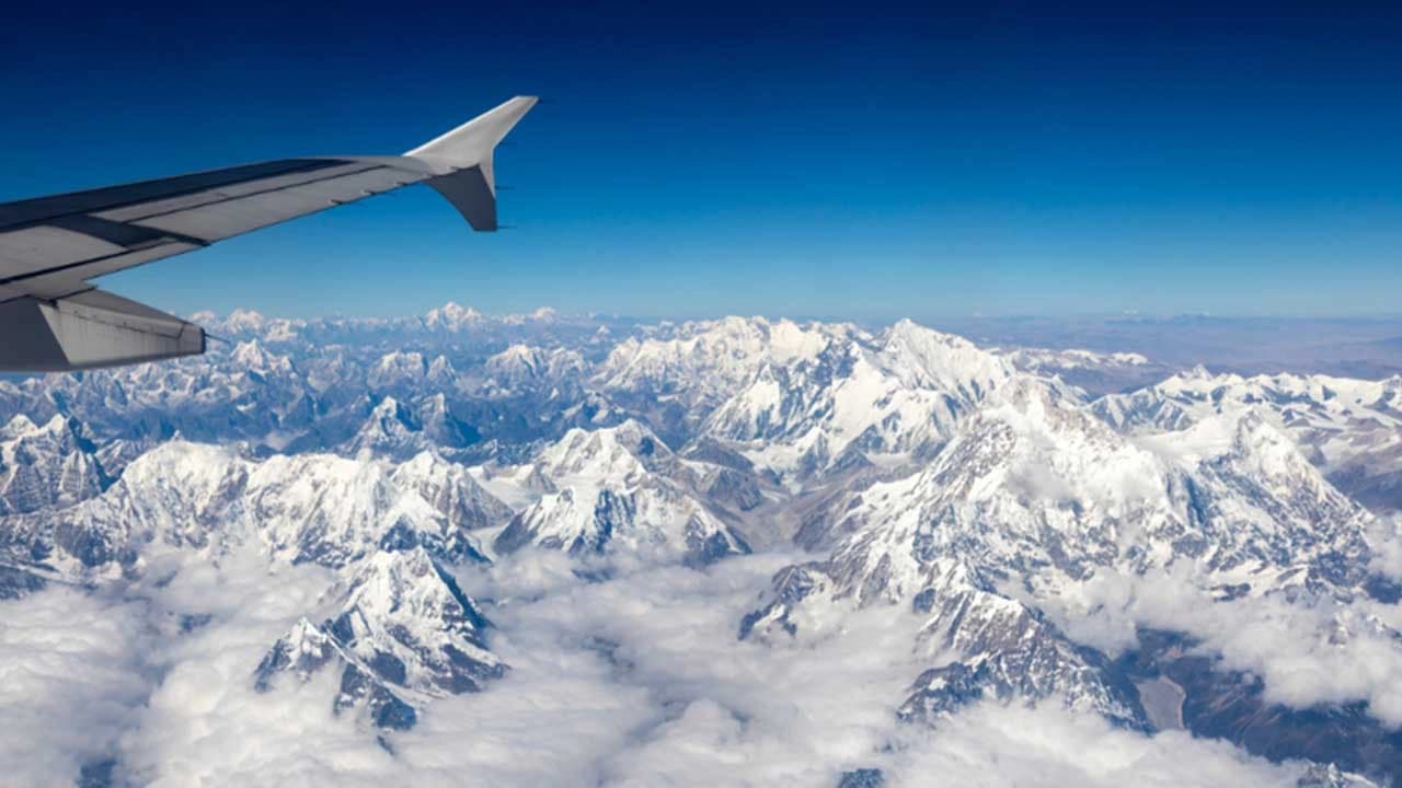 Everest Mountain Flight