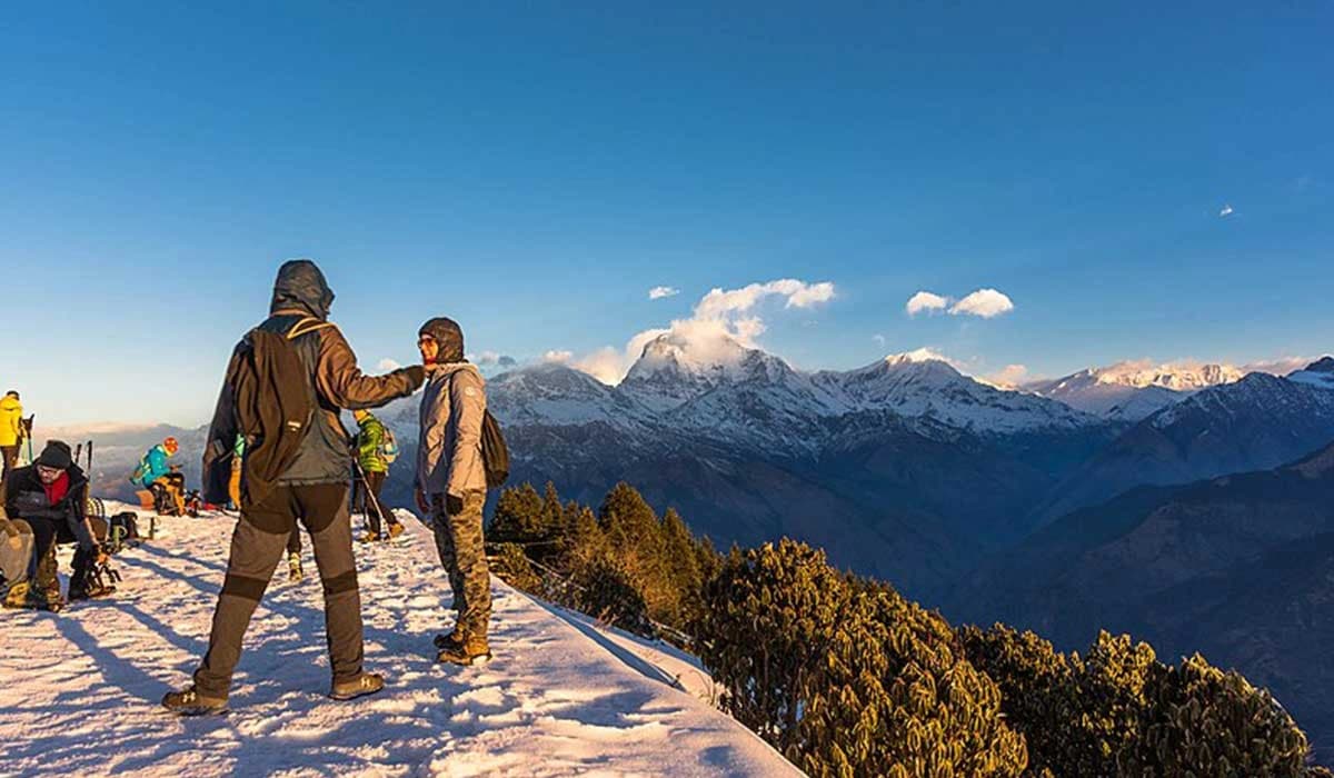 Continue the Trek From Tikhedhunga to Ghorepani.