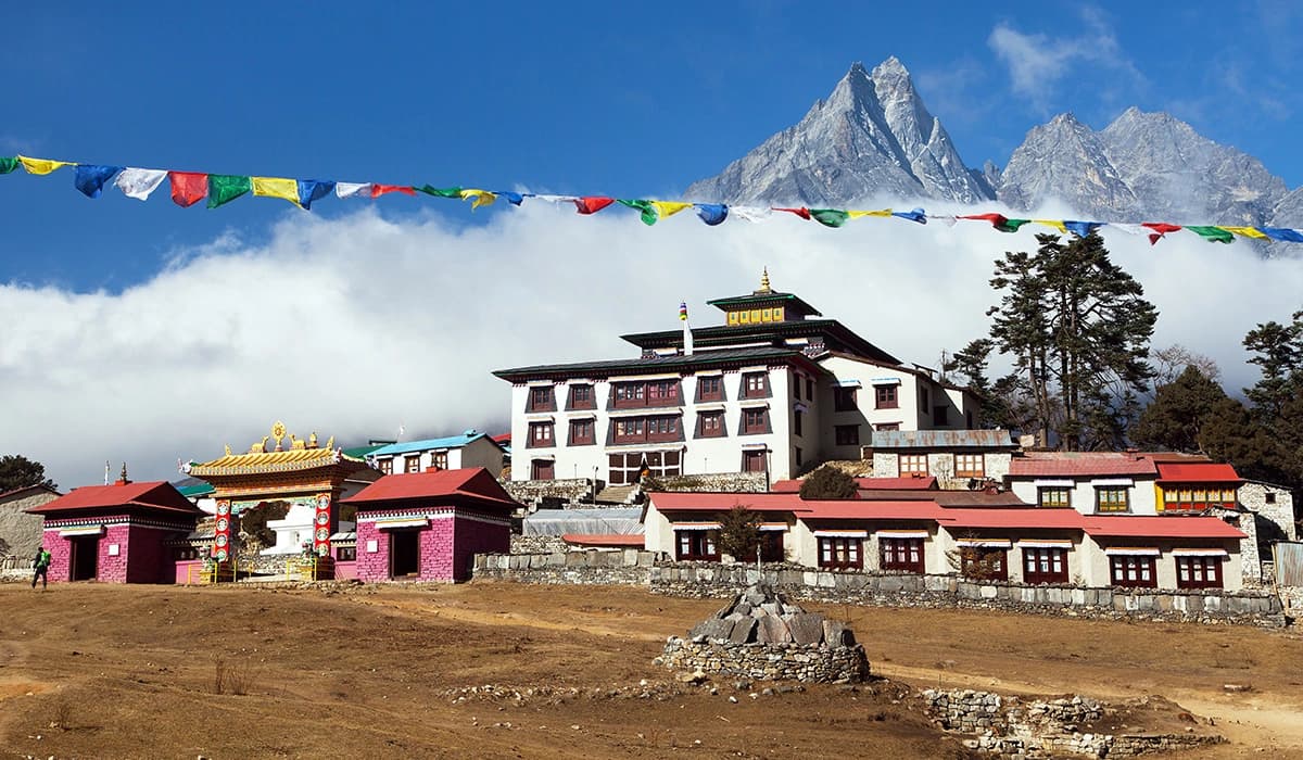 Namche to Tengboche (3,867 meters): 5 hours